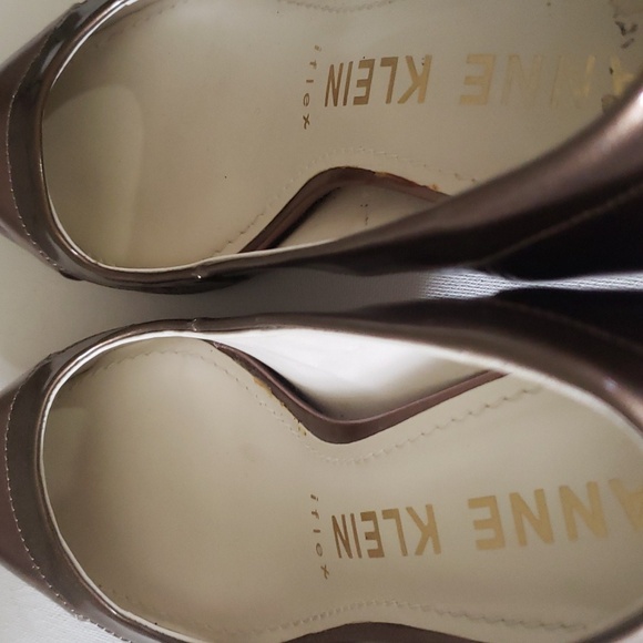 Anne Klein Fabryce Metallic Taupe Synthetic Pumps Women's Size 7M - Picture 10 of 14